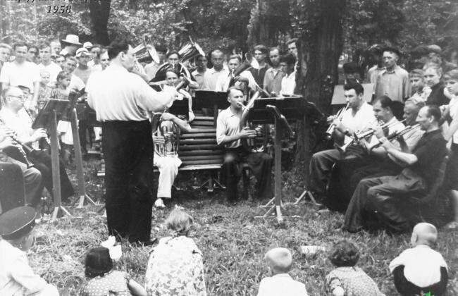 Духовой оркестр парка. Дирижор Шамес А. М. 1958 г.